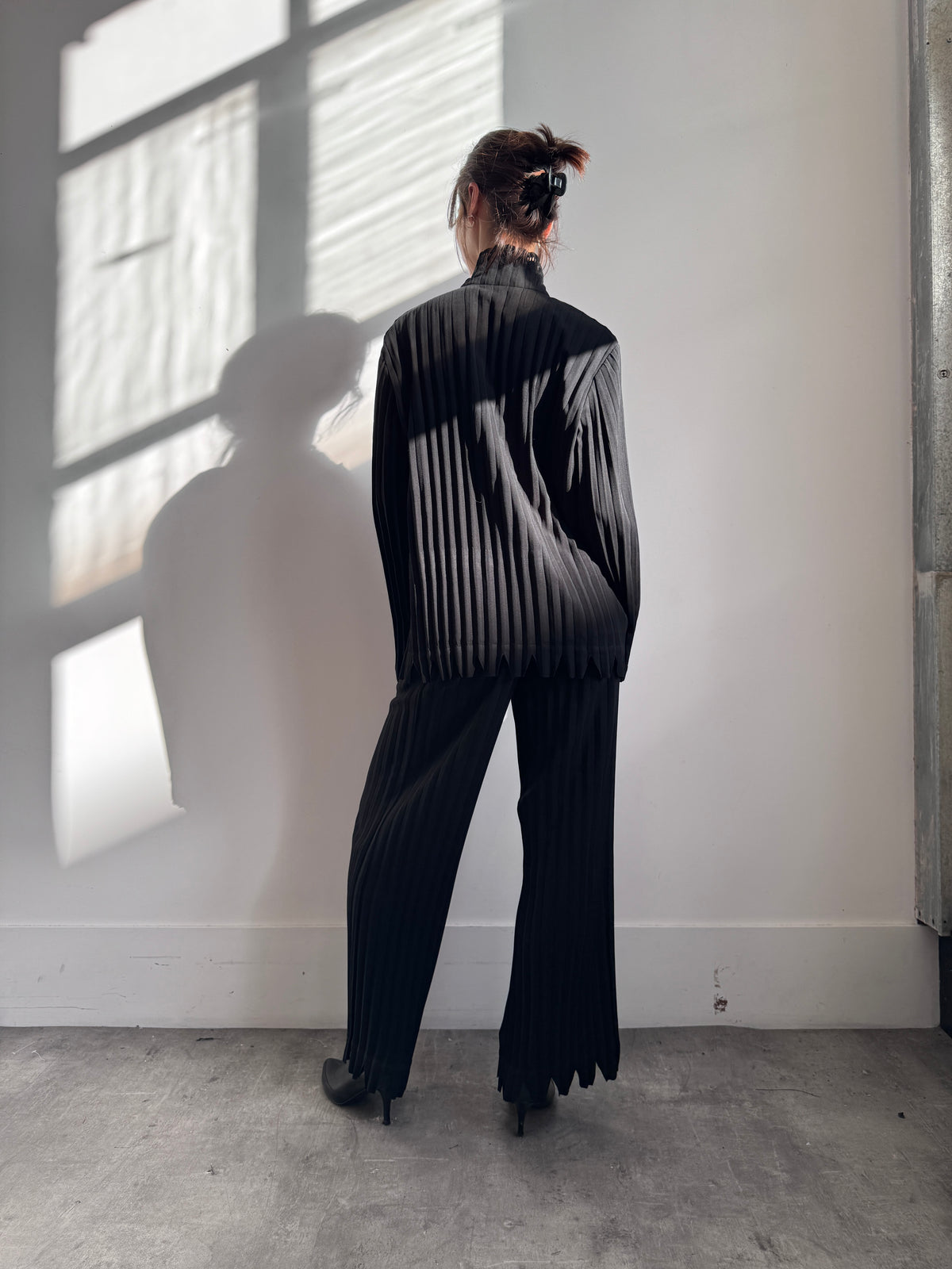 S/S 2010 Issey Miyake Pleats Please Zig Zag Black Pleated Cardigan FA276: SD287(01)