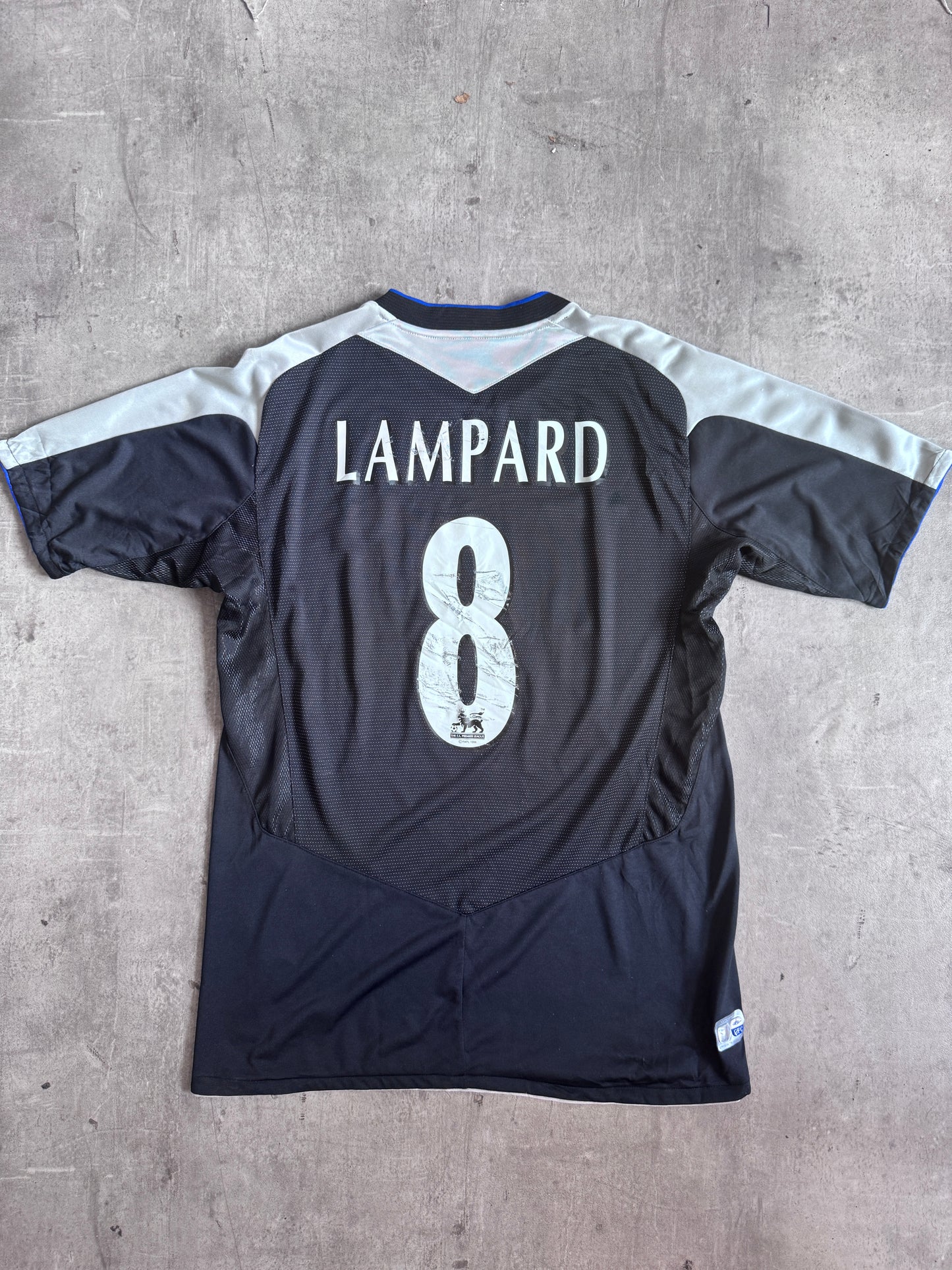 2004-05 Chelsea "Lampard 8" FC Umbro Away Football Shirt