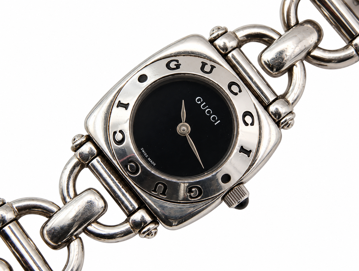 1999 Gucci 6400 L Quartz Black Dial Horse-Bit steel Watch (1525-GUC-L). LWM864