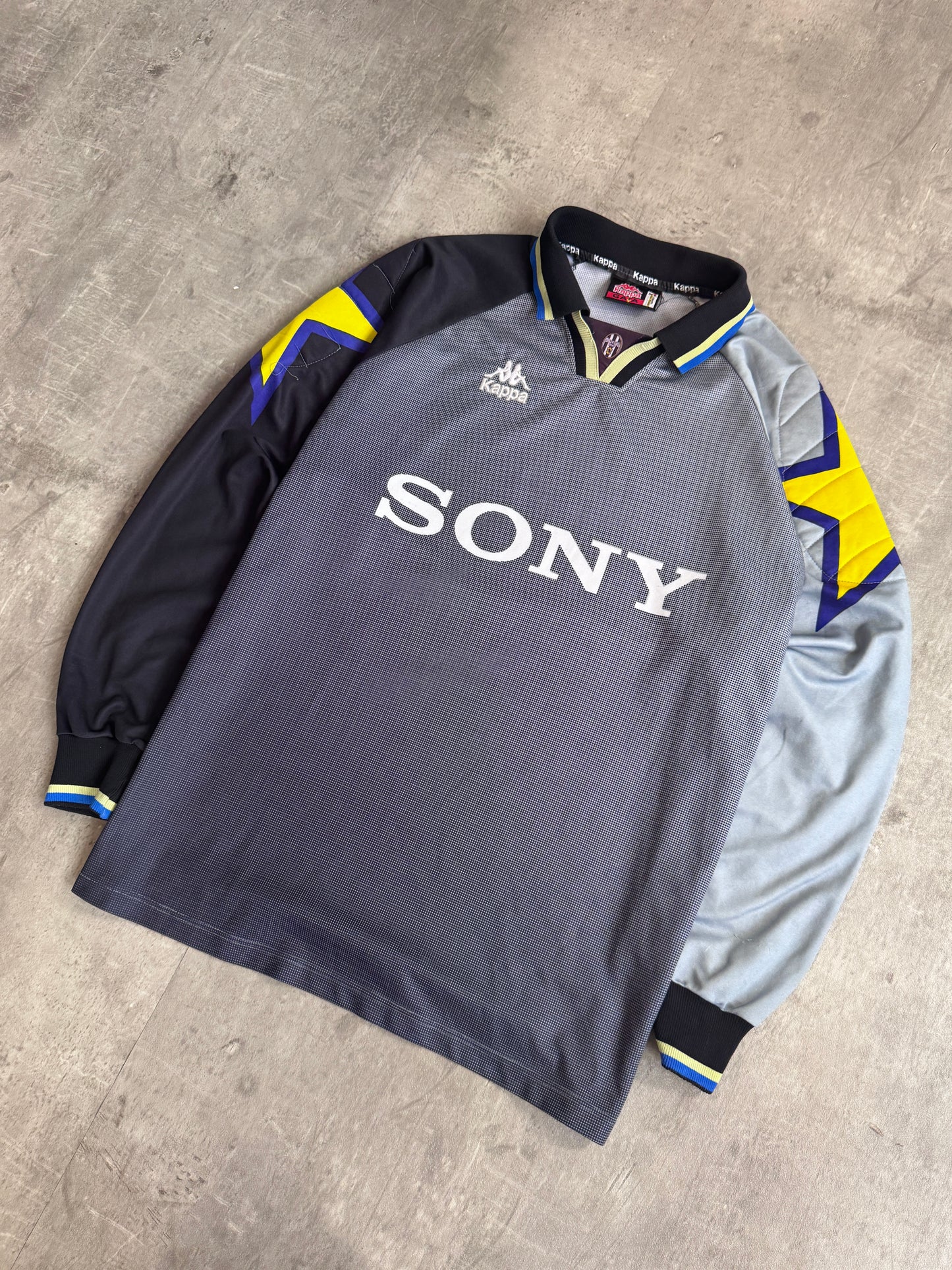 1995/97 Kappa x Juventus Home GK Shirt