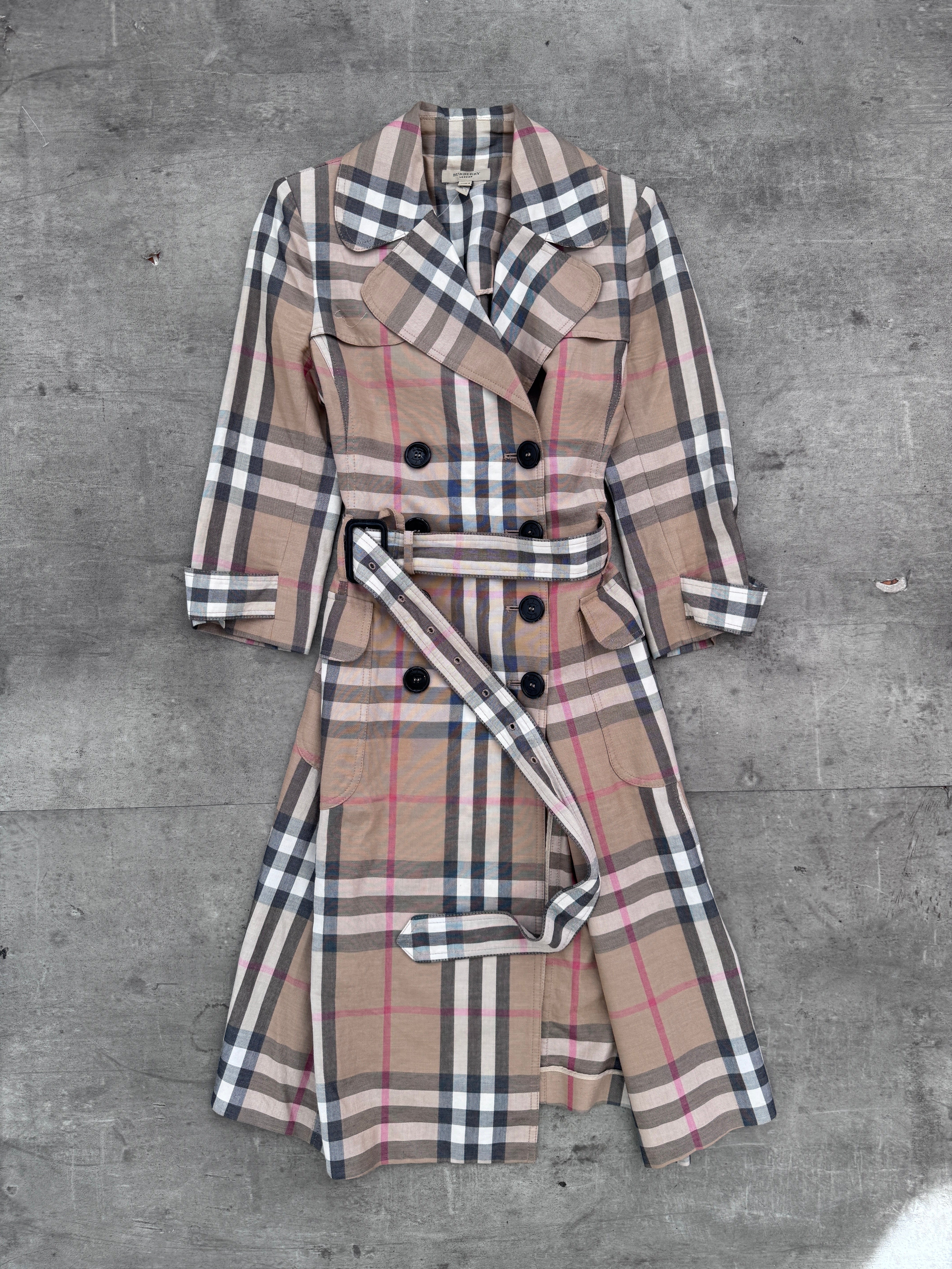 Vintage Burberry | Iconic Coats, Jackets & Shirts at Vintage Threads