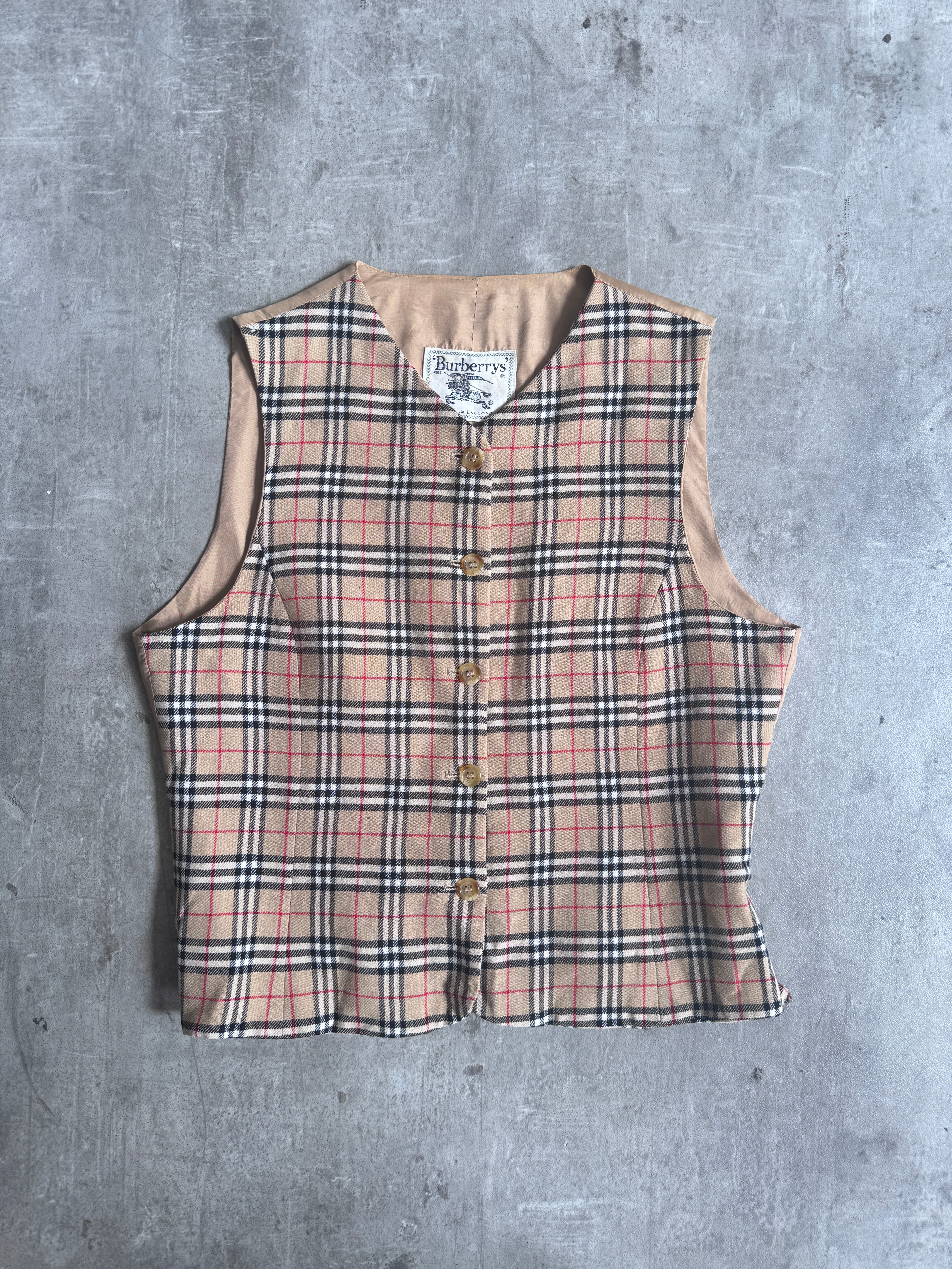Vintage Burberry | Iconic Coats, Jackets & Shirts at Vintage Threads