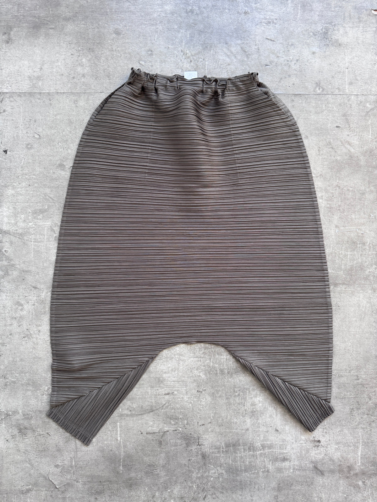 S/S 2006 Issey Miyake Pleats Please Lantern Pleated Harem Trousers FA276: SD284(01)