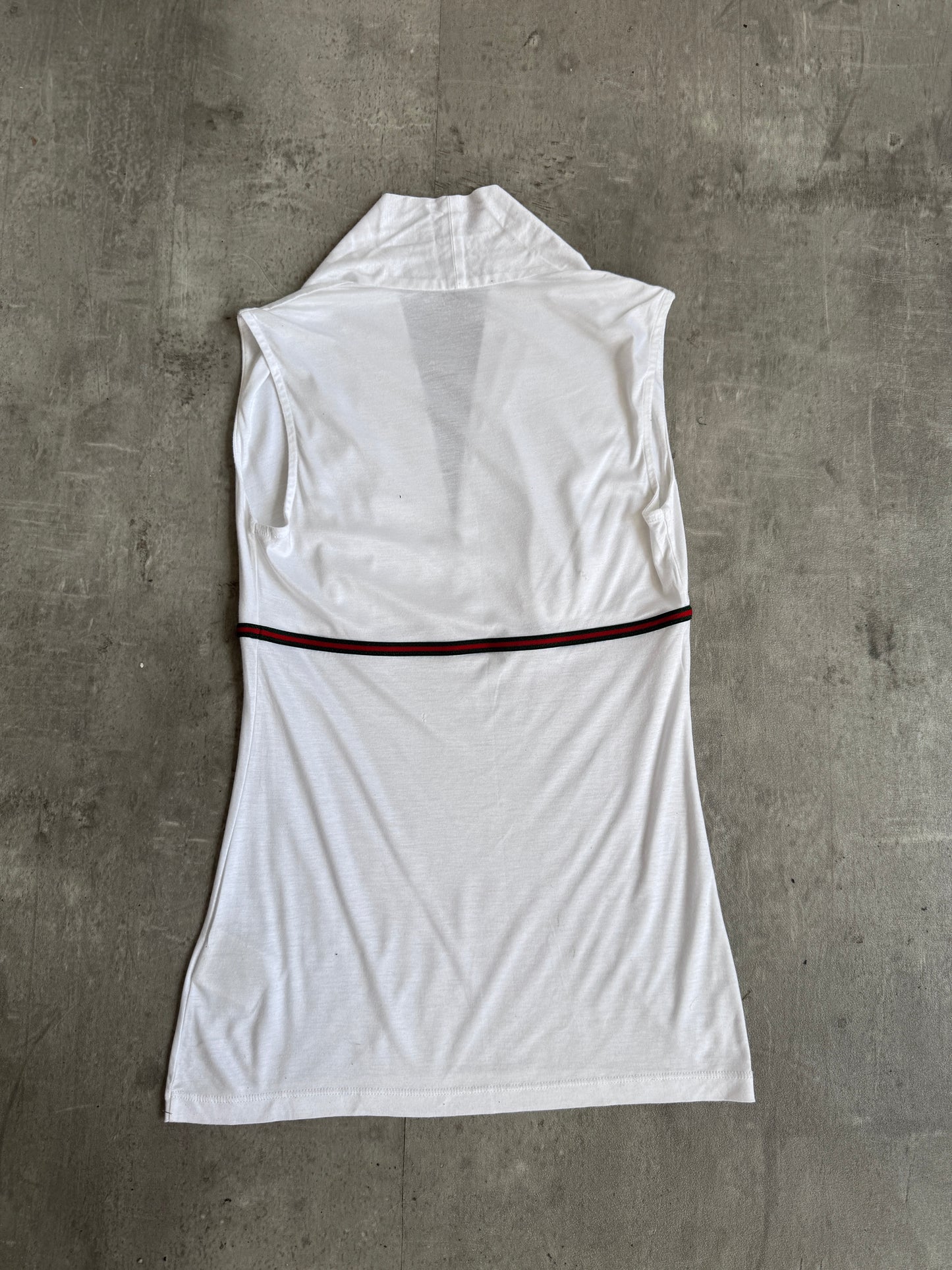 Gucci White 3D Heart Charm Low Cut Top