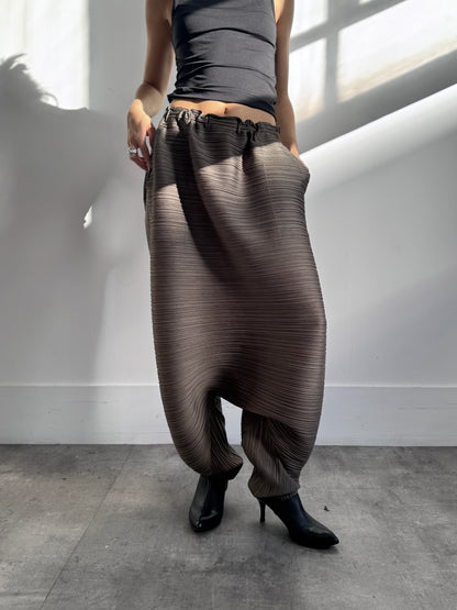 S/S 2006 Issey Miyake Pleats Please Lantern Pleated Harem Trousers FA276: SD284(01)
