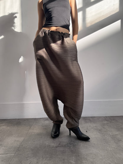 S/S 2006 Issey Miyake Pleats Please Lantern Pleated Harem Trousers FA276: SD284(01)