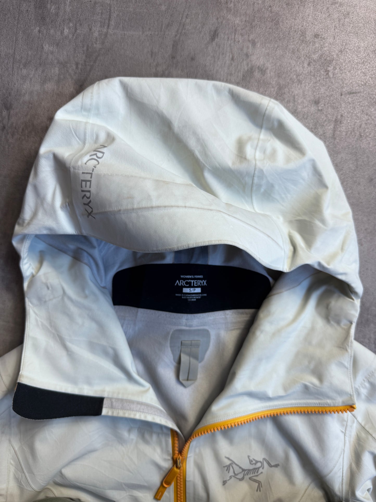 Arc'Teryx Sentinel Goretex Beige Lightweight Tech Jacket