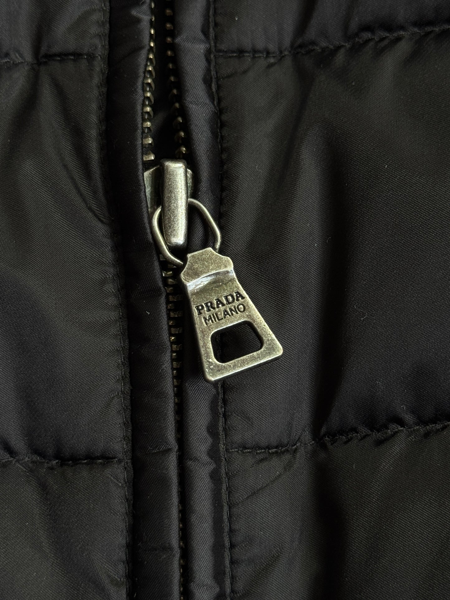 Prada Black Lightweight Nylon Down Puffer Jacket Art 290292