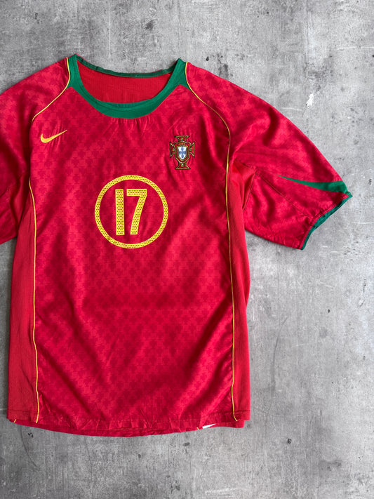 2004 Portugal x Nike "Ronaldo 17" Football Shirt