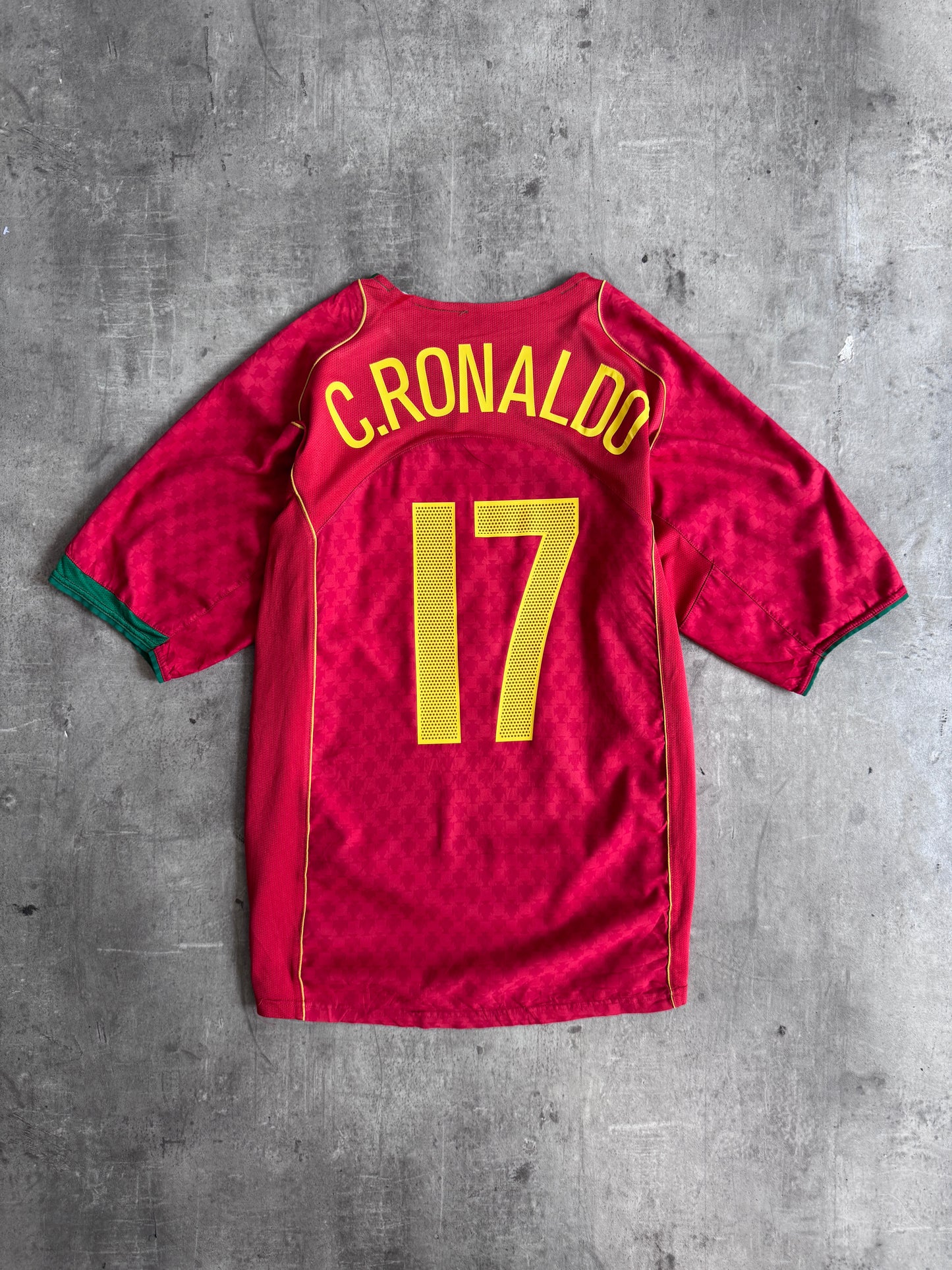 2004 Portugal x Nike "Ronaldo 17" Football Shirt
