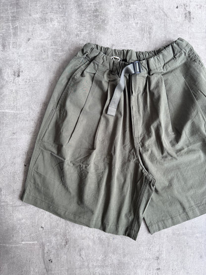 Kappy Korea Two Tuck Pleated Wide Half Pants - Khaki
