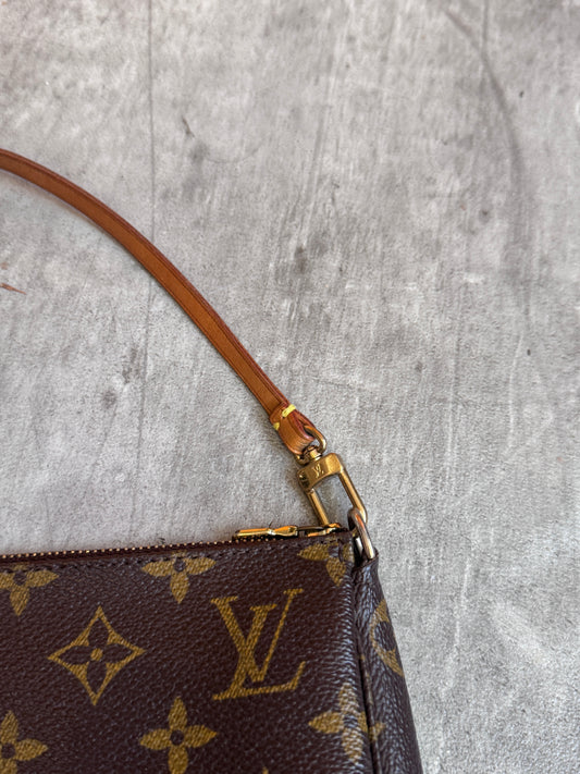 Louis Vuitton Monogram Pouchette