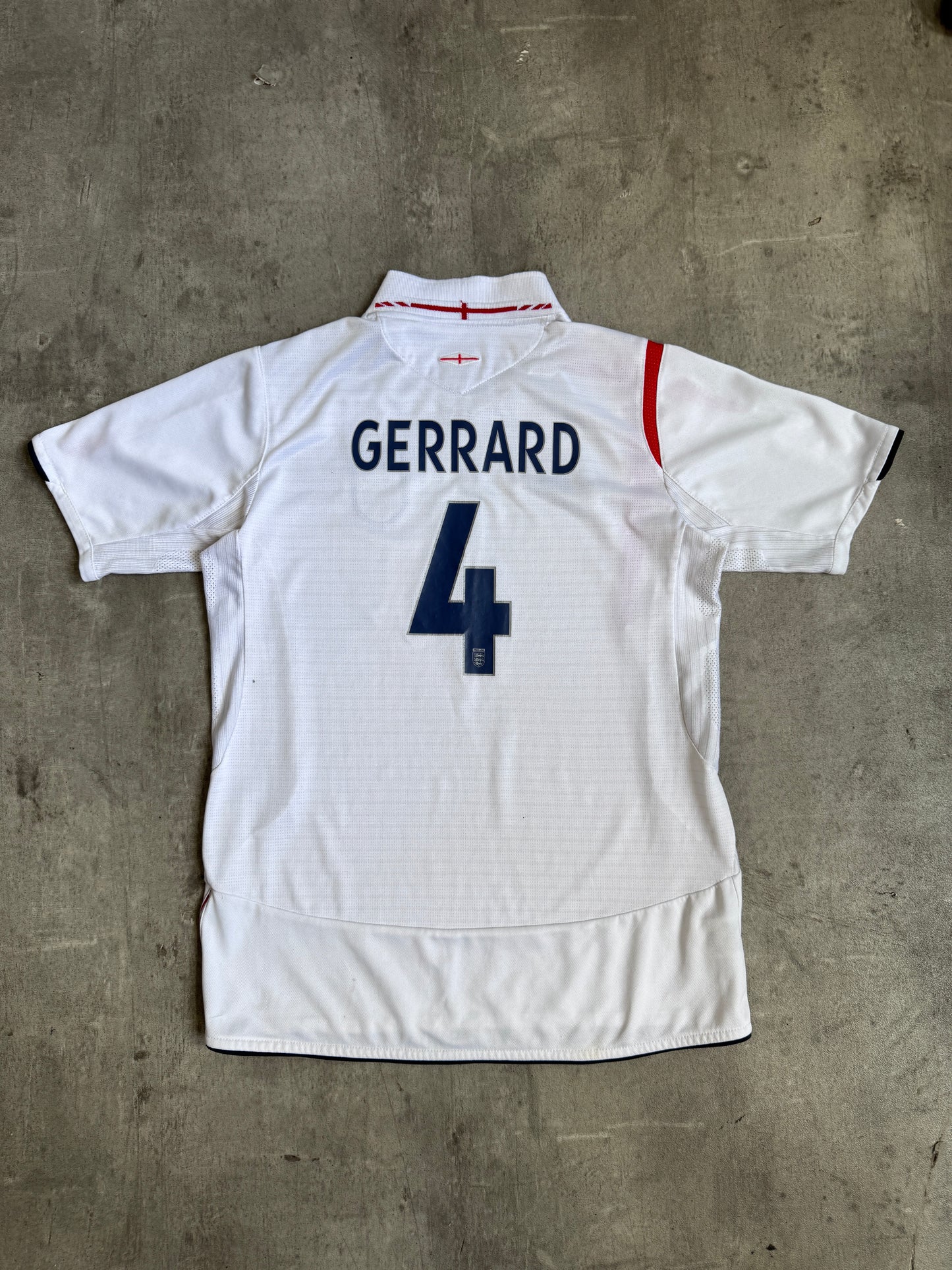2005-07 England x Umbro '4' Gerrard Home Football Tee