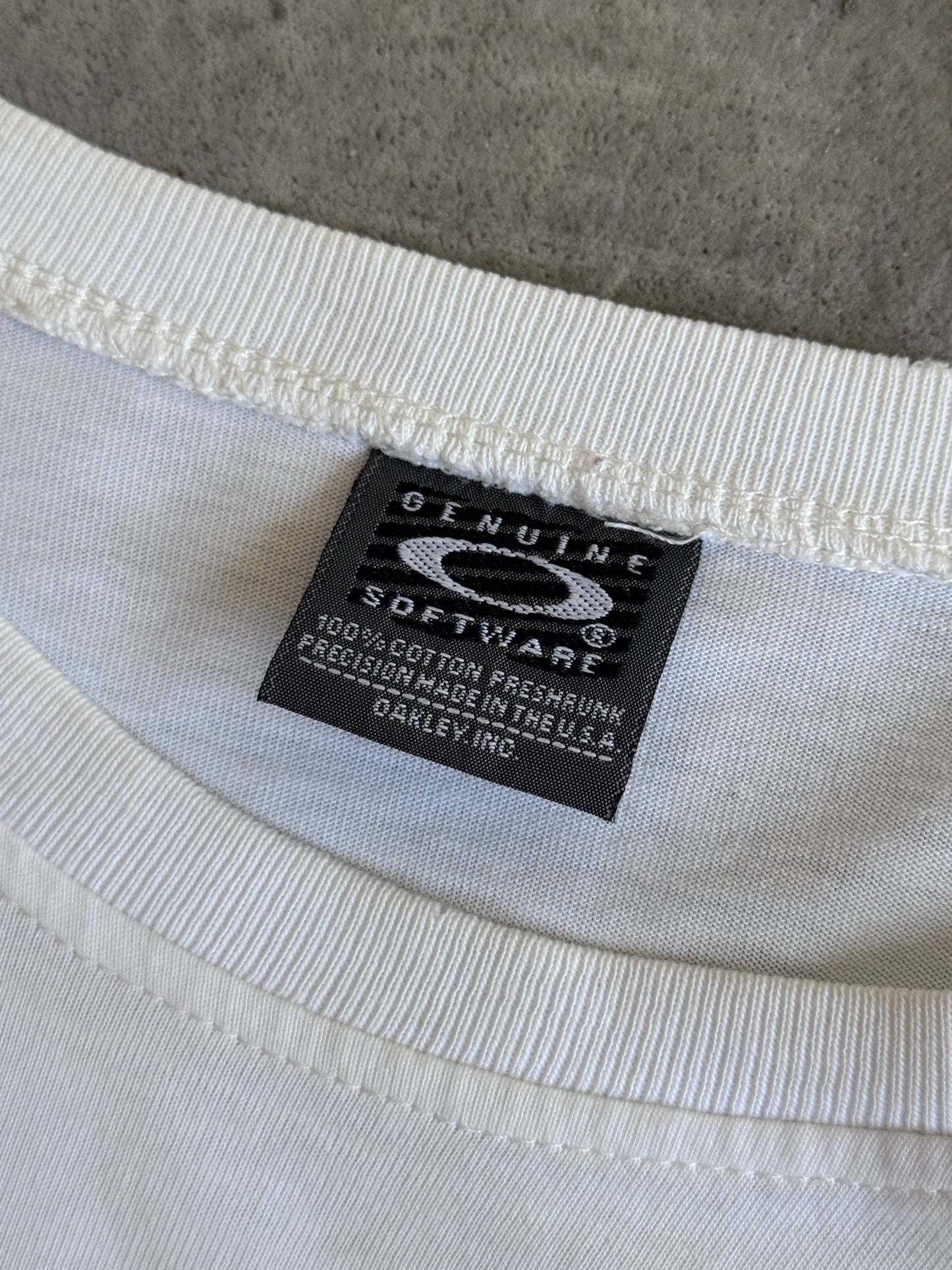 1990's Oakley Software Surfing Spellout Graphic Tee