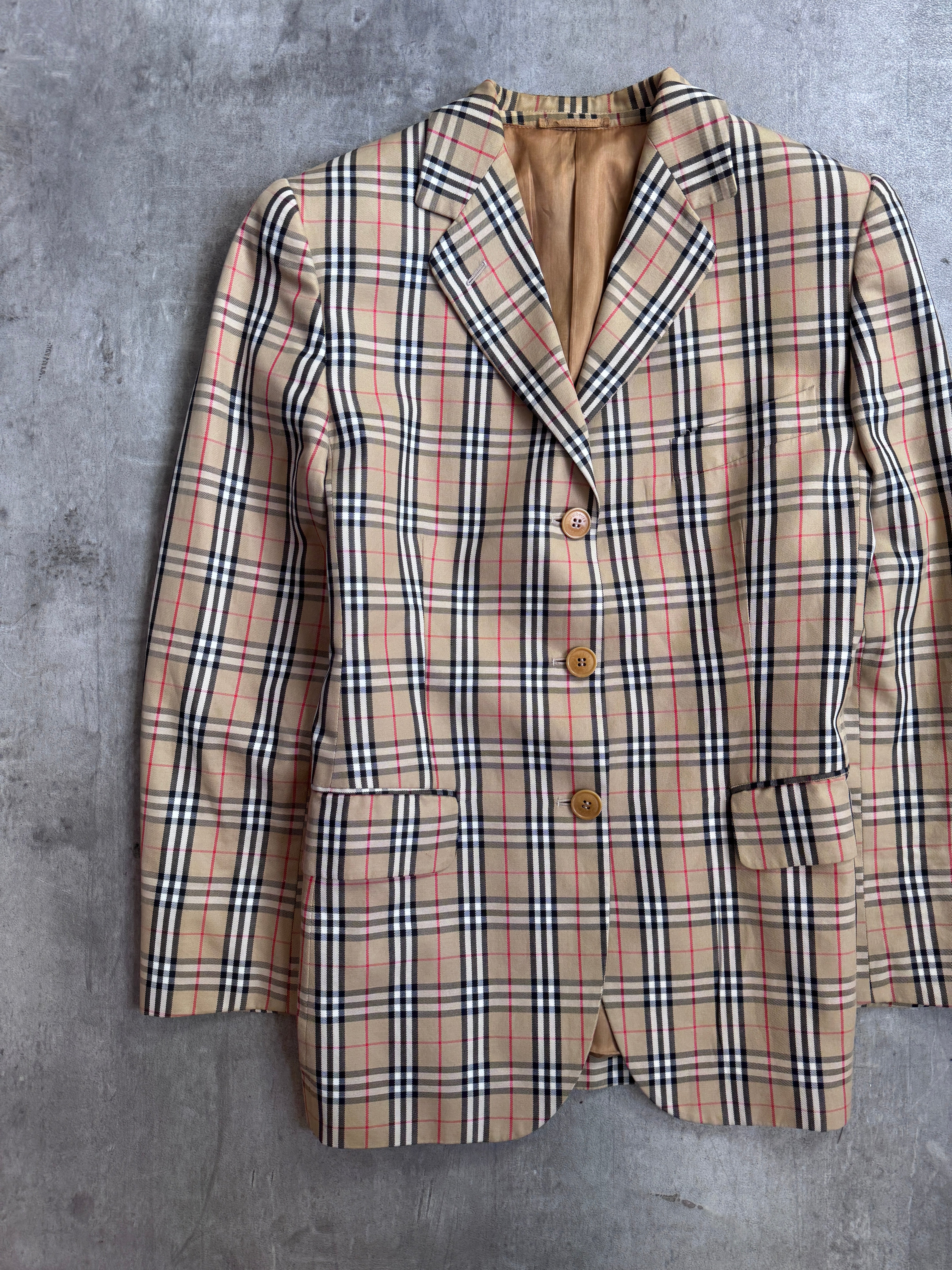Vintage Burberry | Iconic Coats, Jackets & Shirts at Vintage Threads