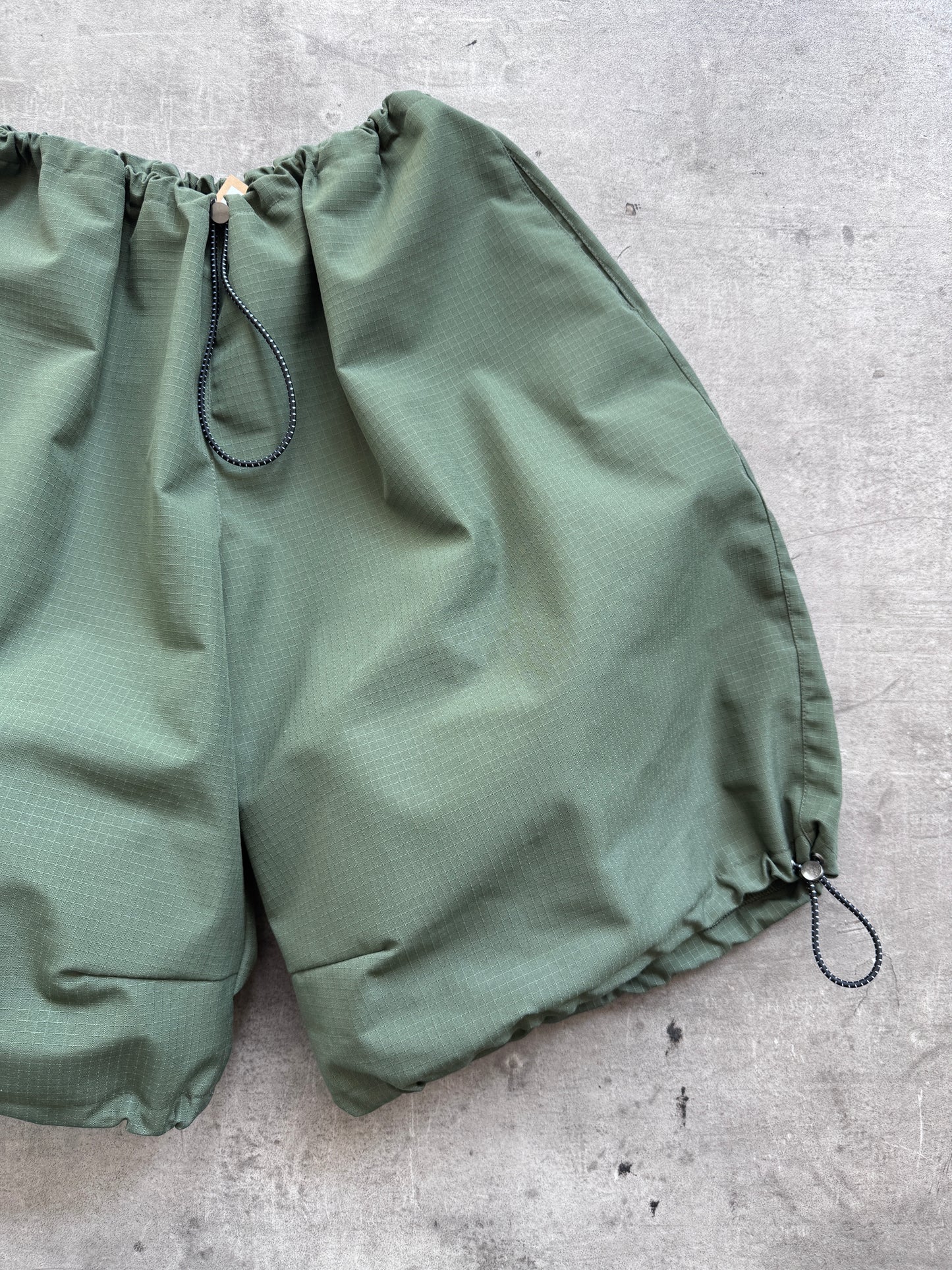 VT Rework : Drawstring Cargo Green Shorts