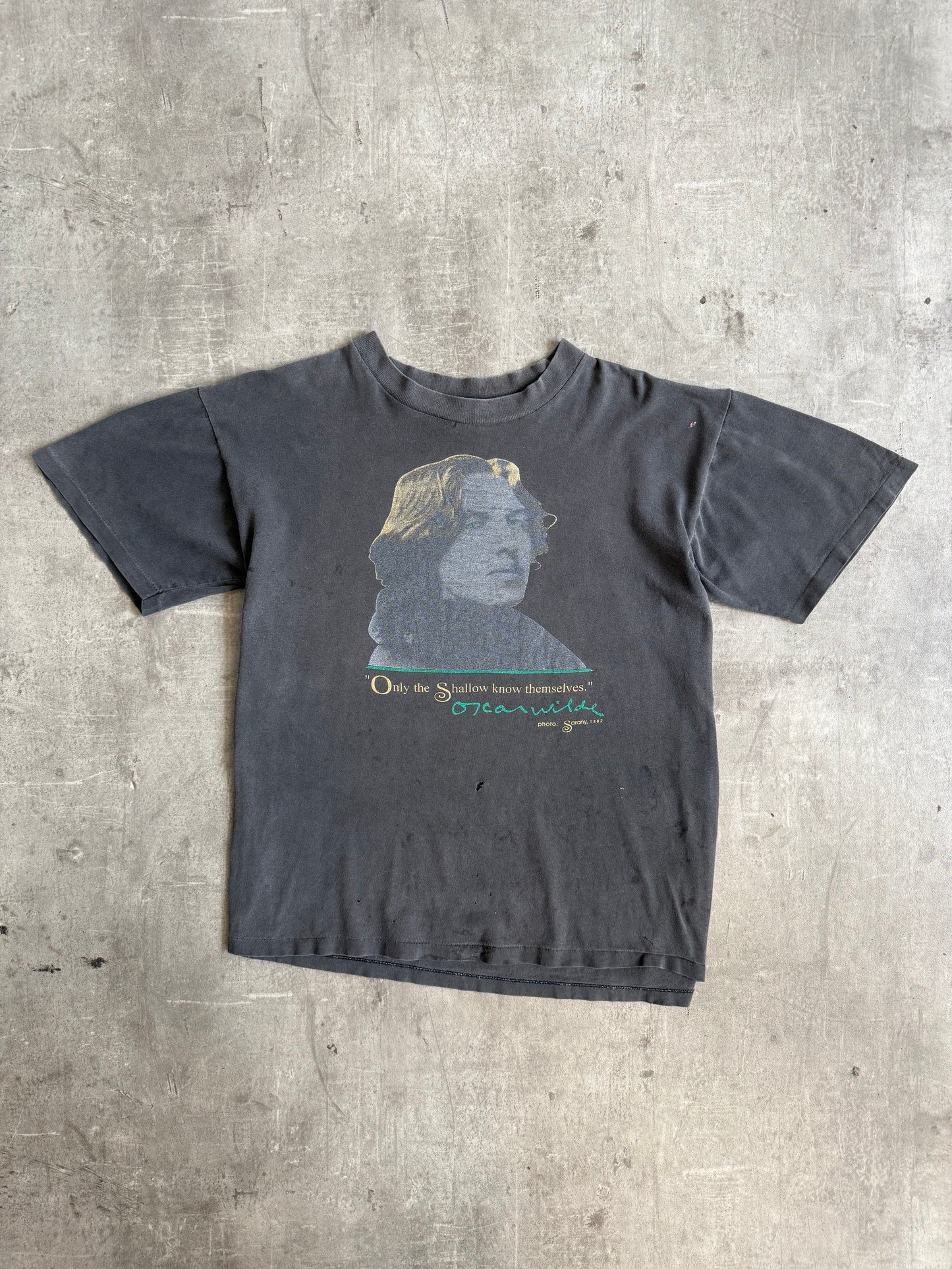1990s Oscar Wilde "Only the shallow know themselves" Graphic Tee
