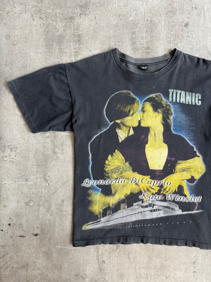 1990s Titanic Kiss Portrait Graphic Tee