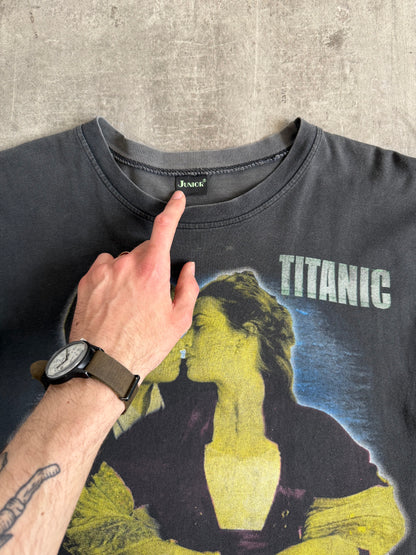 1990s Titanic Kiss Portrait Graphic Tee