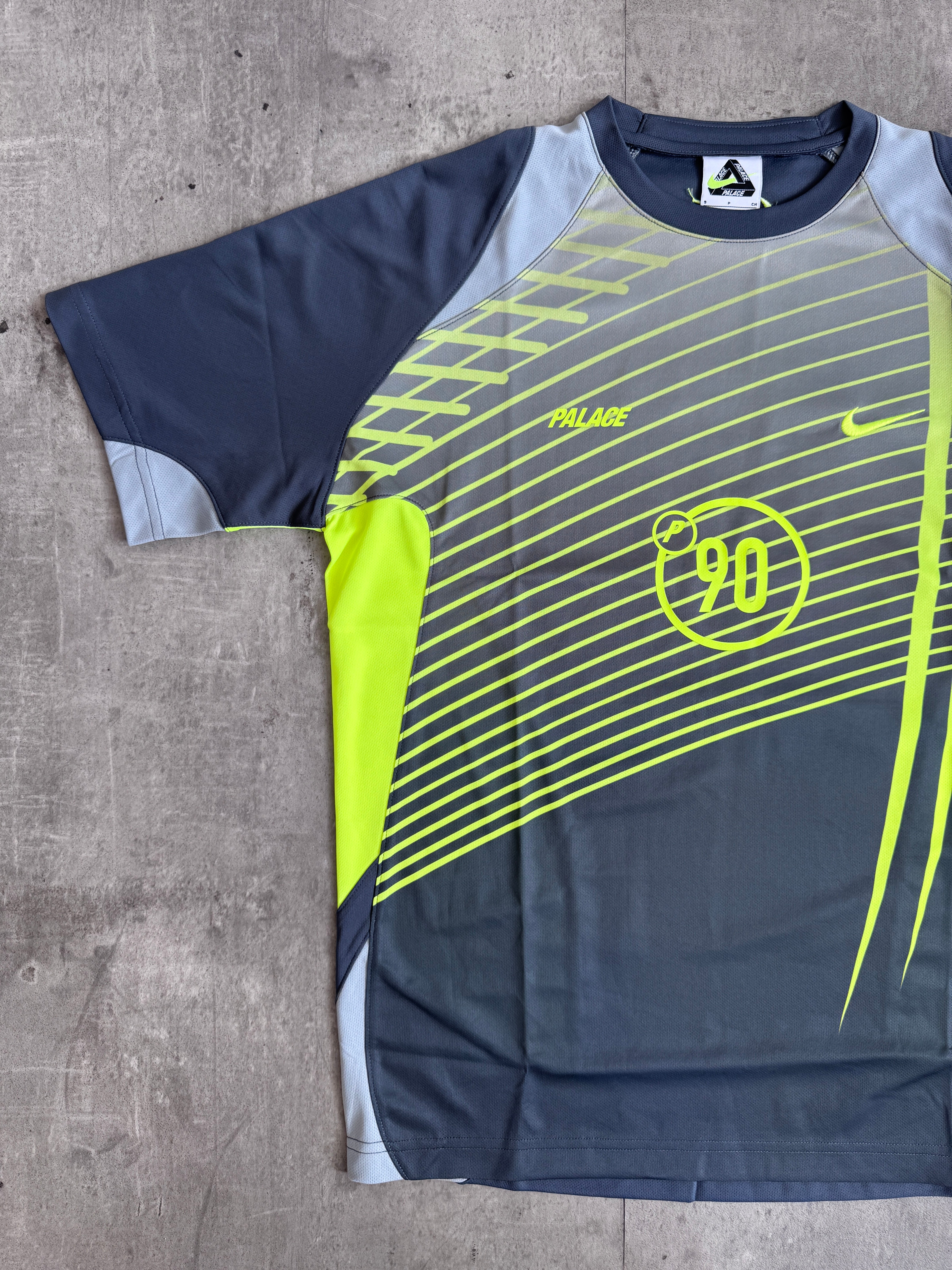 PALACE NIKE TOTAL P90 JERSEY WHITE – Vintage