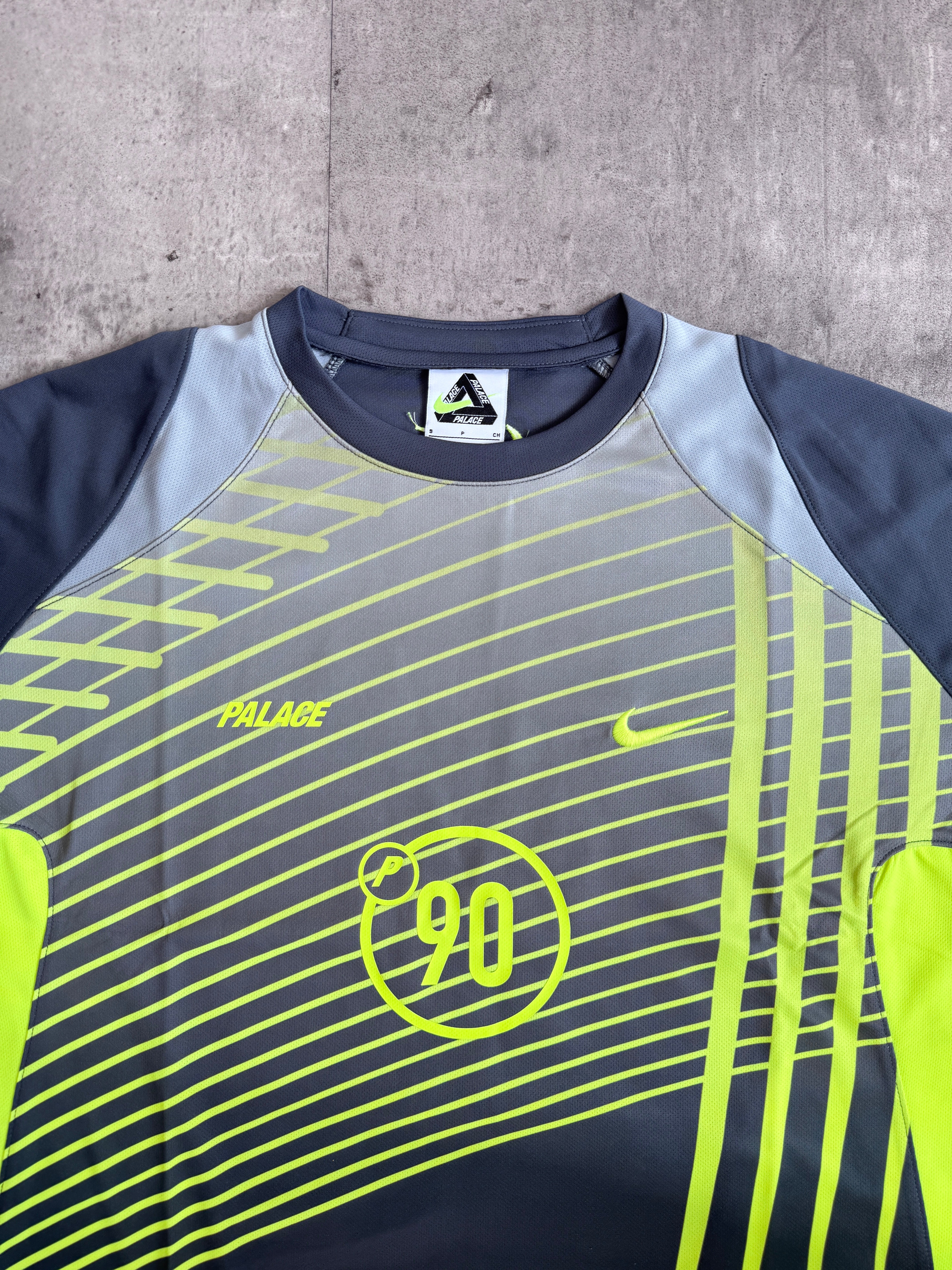 PALACE NIKE TOTAL P90 JERSEY WHITE – Vintage