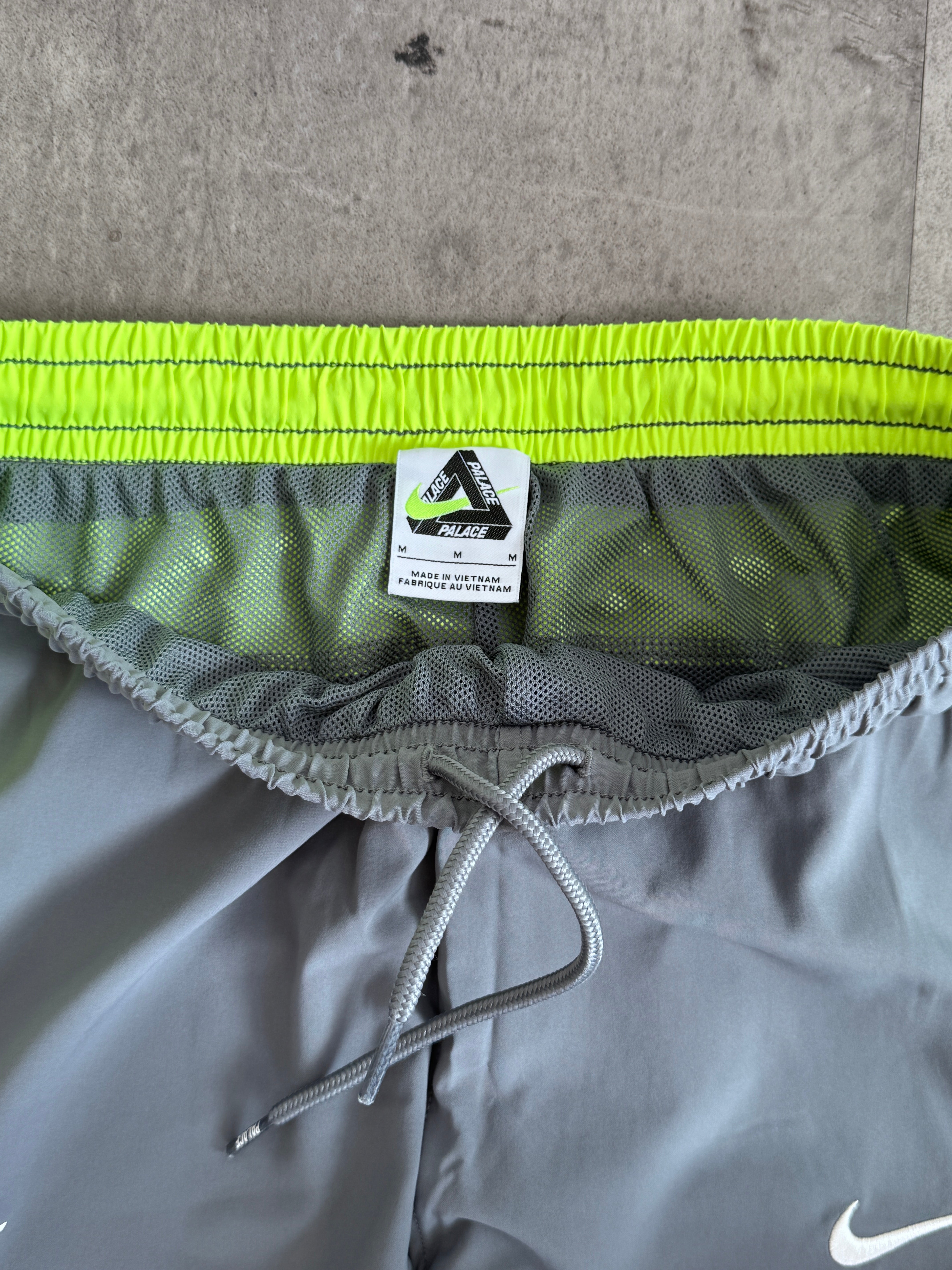 PALACE NIKE TOTAL P90 TRACK BOTTOM GREY – Vintage