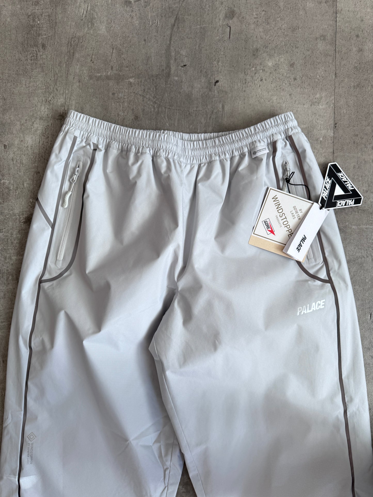 PALACE GORE-TEX WINDSTOPPER ILLUMINATOR JOGGER CLOUD
